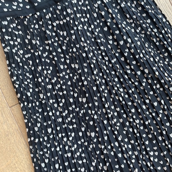 Gap Heart Print Pleated Dress - Picture 3 of 5